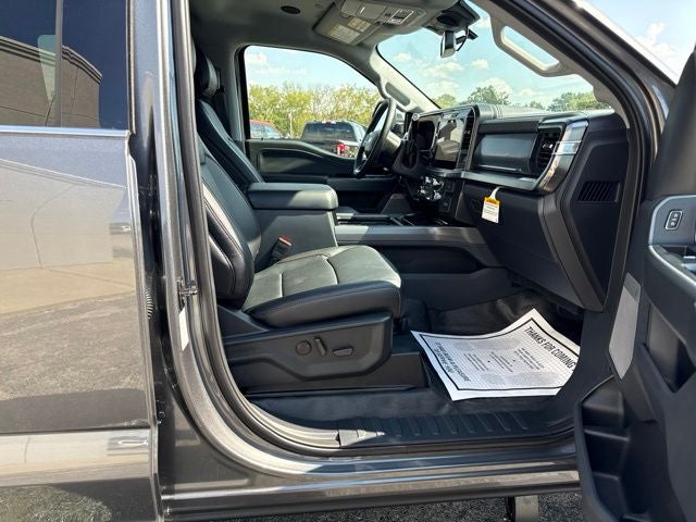 2026 Ford F-350SD Lariat DRW