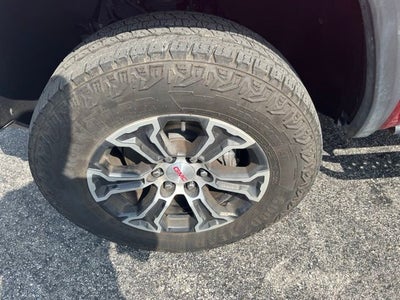 2024 GMC Canyon AT4