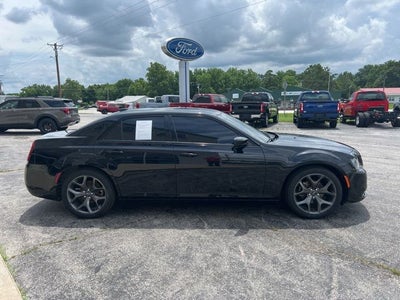 2022 Chrysler 300 Touring