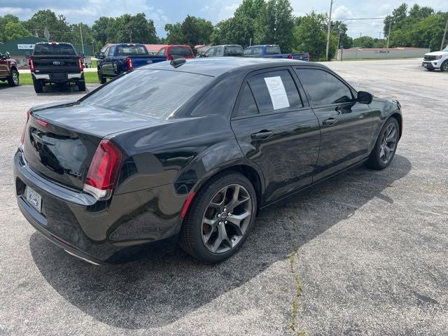 2022 Chrysler 300 Touring